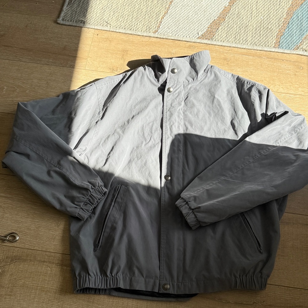 London Fog Charcoal grey Jacket men’s large. Pockets. Zipper . Men’s large